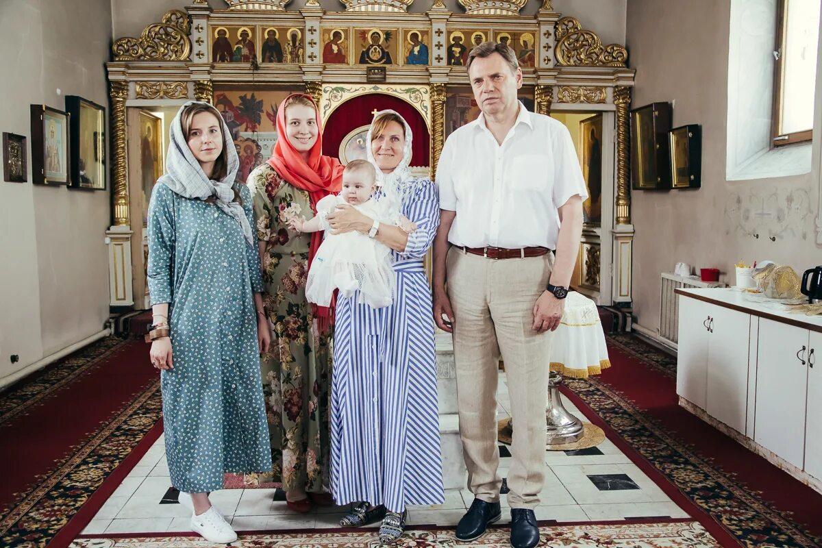 Платья в церковь фото Фотограф на крещение, видеосъемка крестин, опытный фотограф на крестины