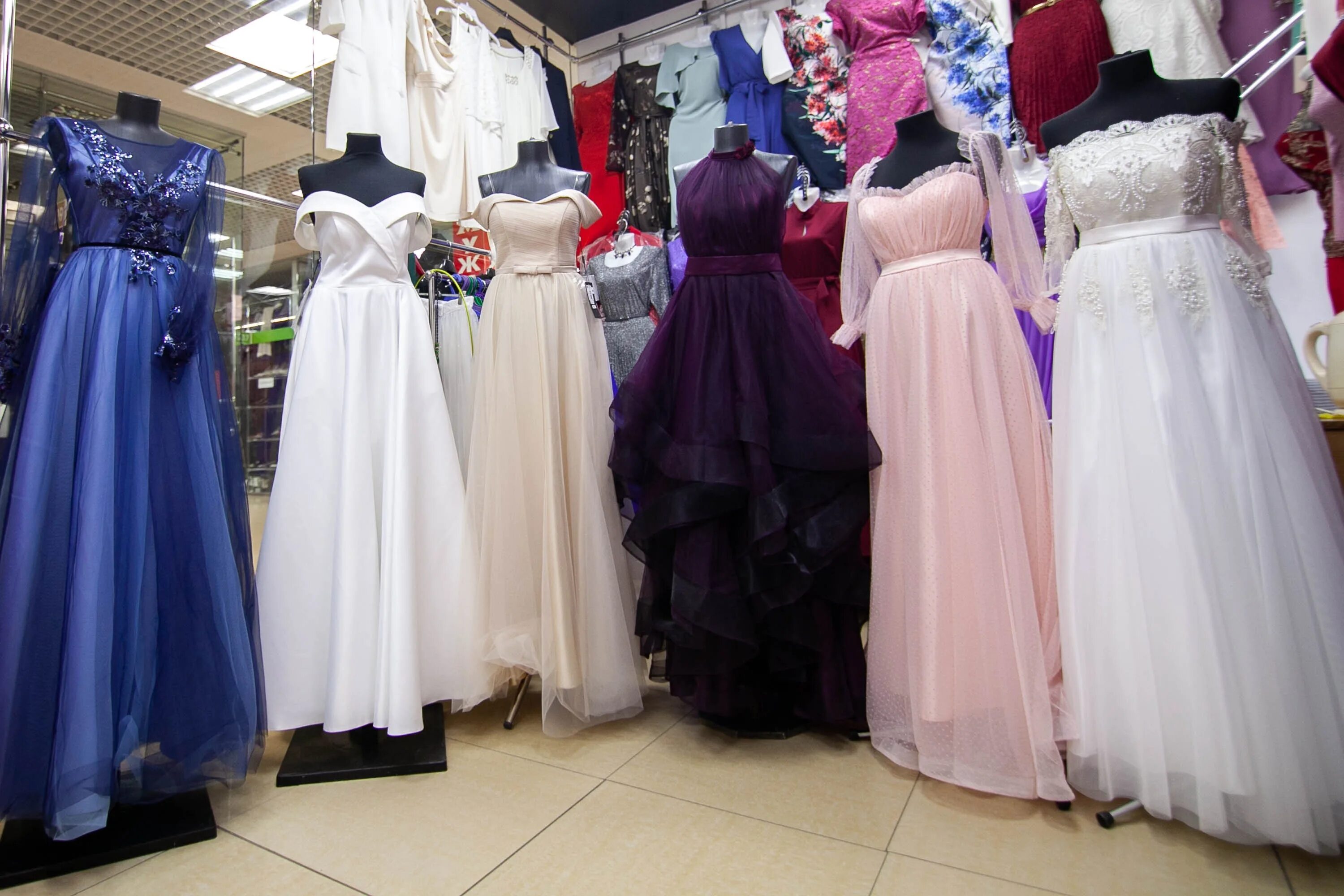 Платья в тюмени фото Платье на выпускной тюмень