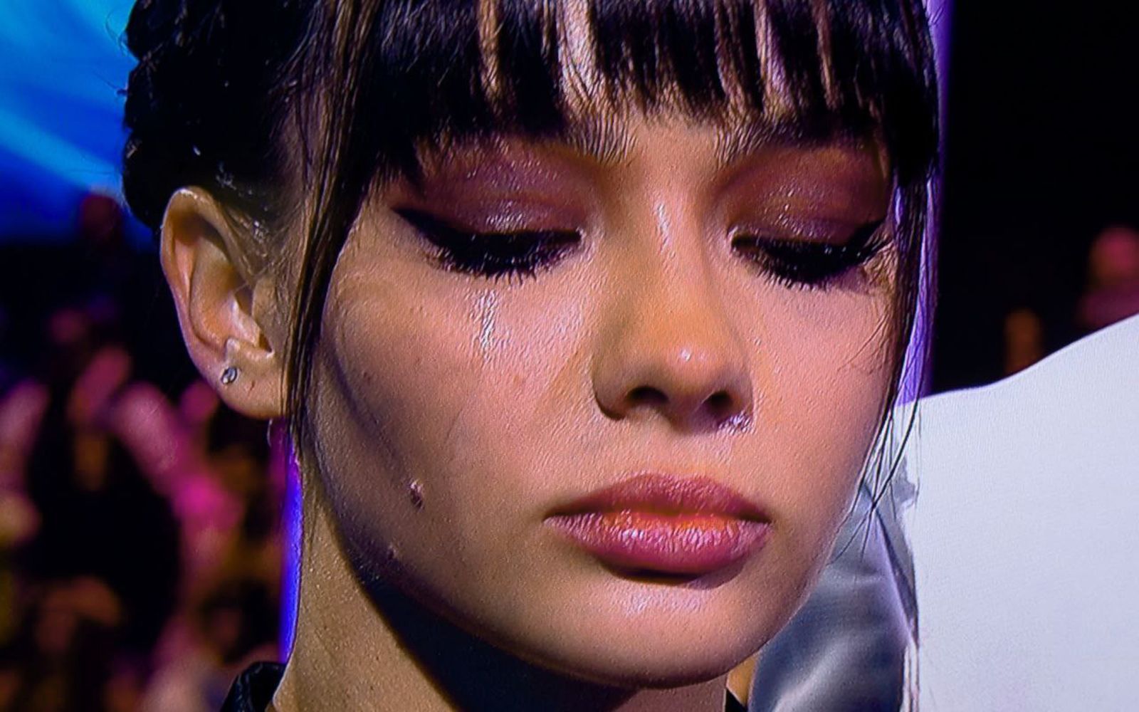 Платья вали карнавал фото Раскритикованная Тарасовой за провальный прокат Валя Карнавал не смогла сдержать