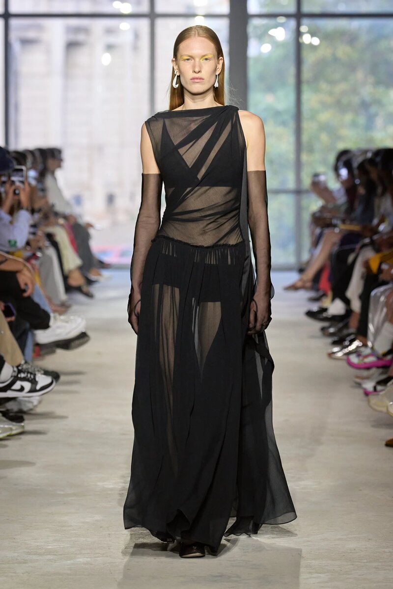 Платья вечерние 2024 тренды модные Коллекция 3.1 Phillip Lim Весна-Лето 2024 Селина С. Кайл Make Fashion Inspire Ag