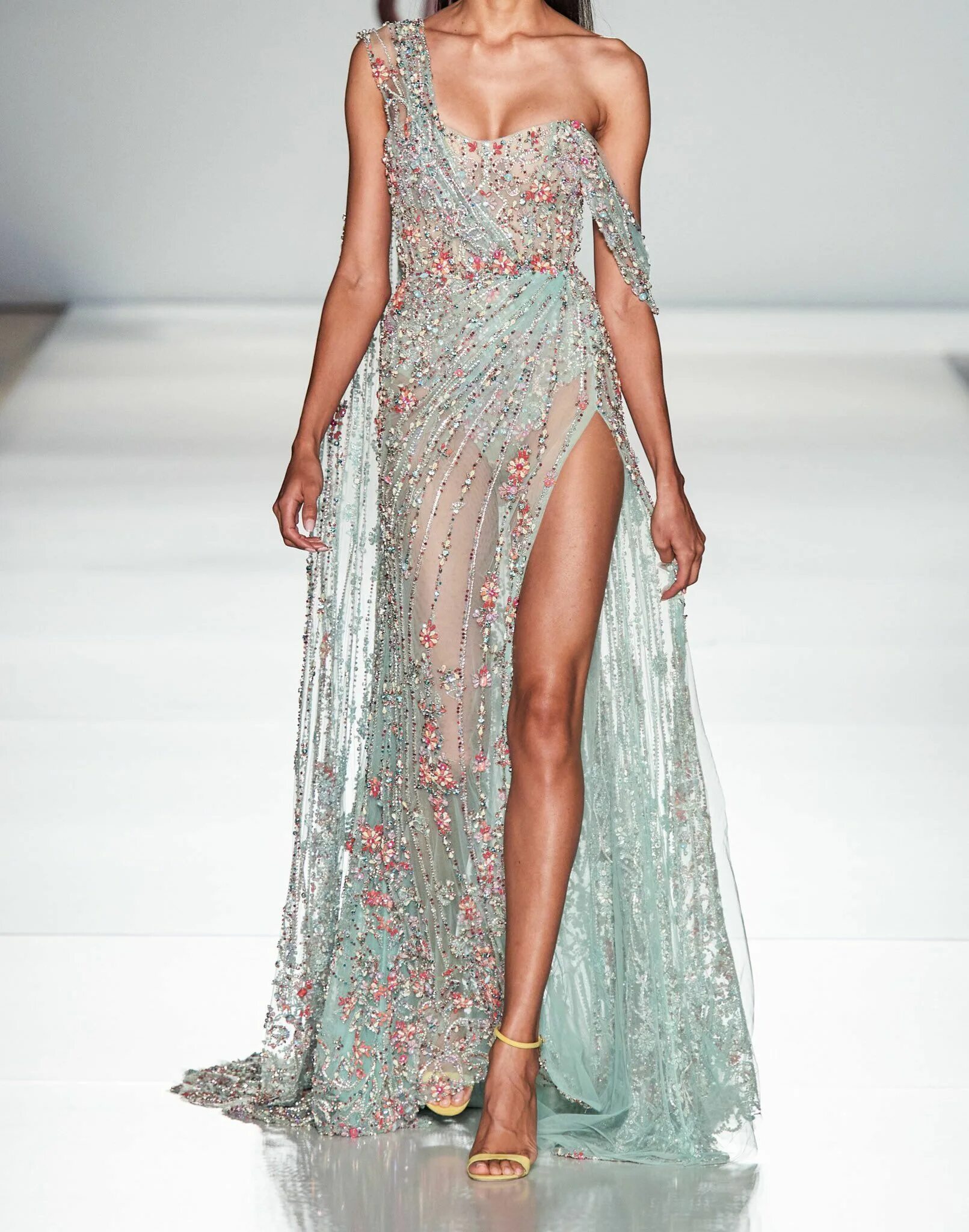 Платья вечерние 2024 тренды модные женские фото Pin on * L U X E