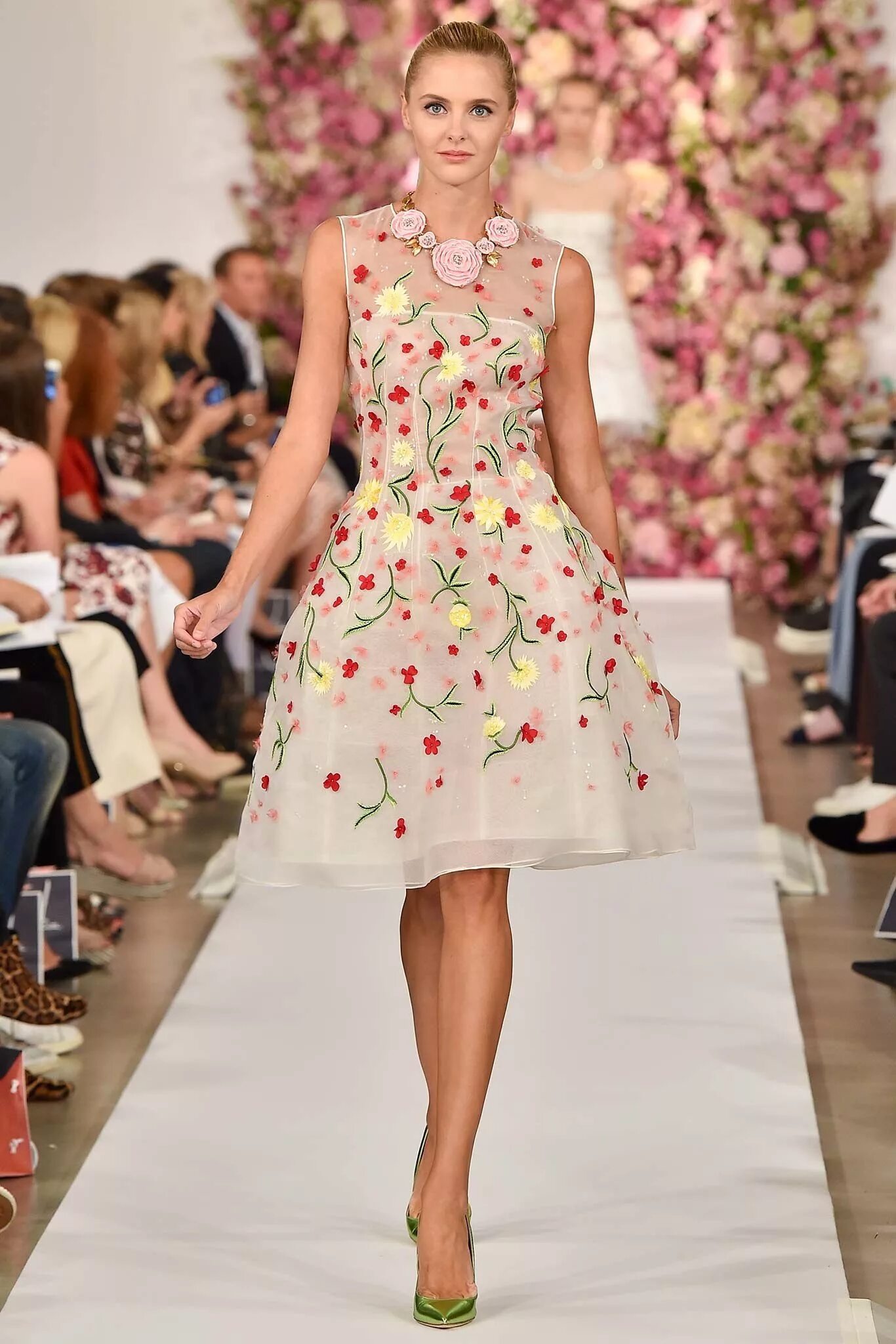 Платья весна фото Oscar de la Renta Spring 2015 Ready-to-Wear Fashion Show Fashion show, Fashion, 