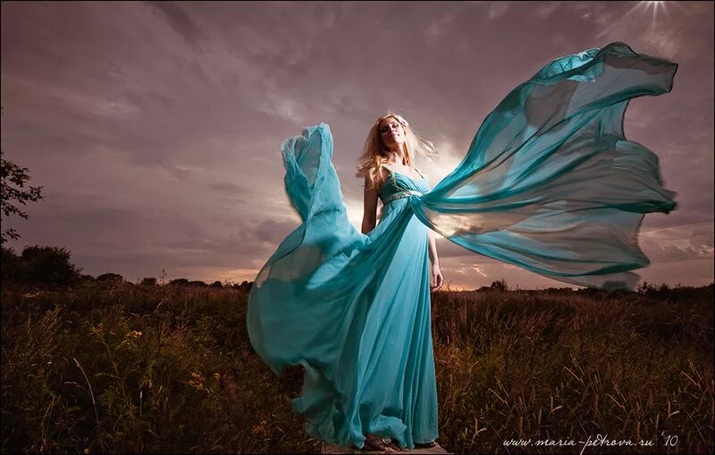 Платья ветер фото Тина / одна вспышка, на закате / Автор: Мария Петрова