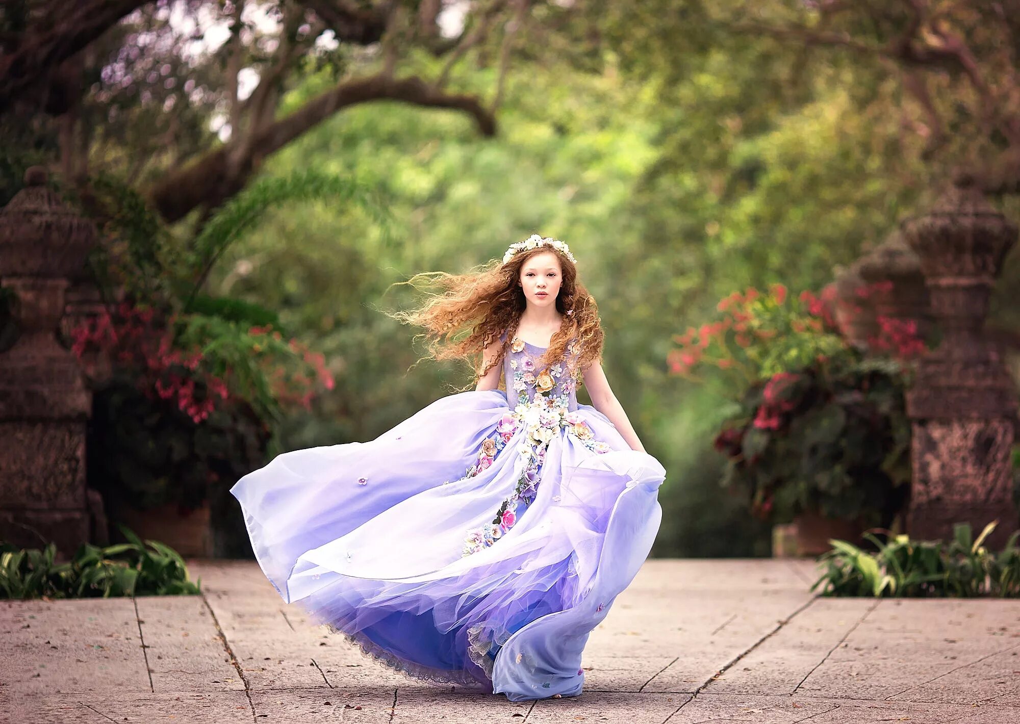 Платья ветер фото обои : женщины, модель, Фотография, платье, Зеленый, Синий, Мода, ветер, весна, 