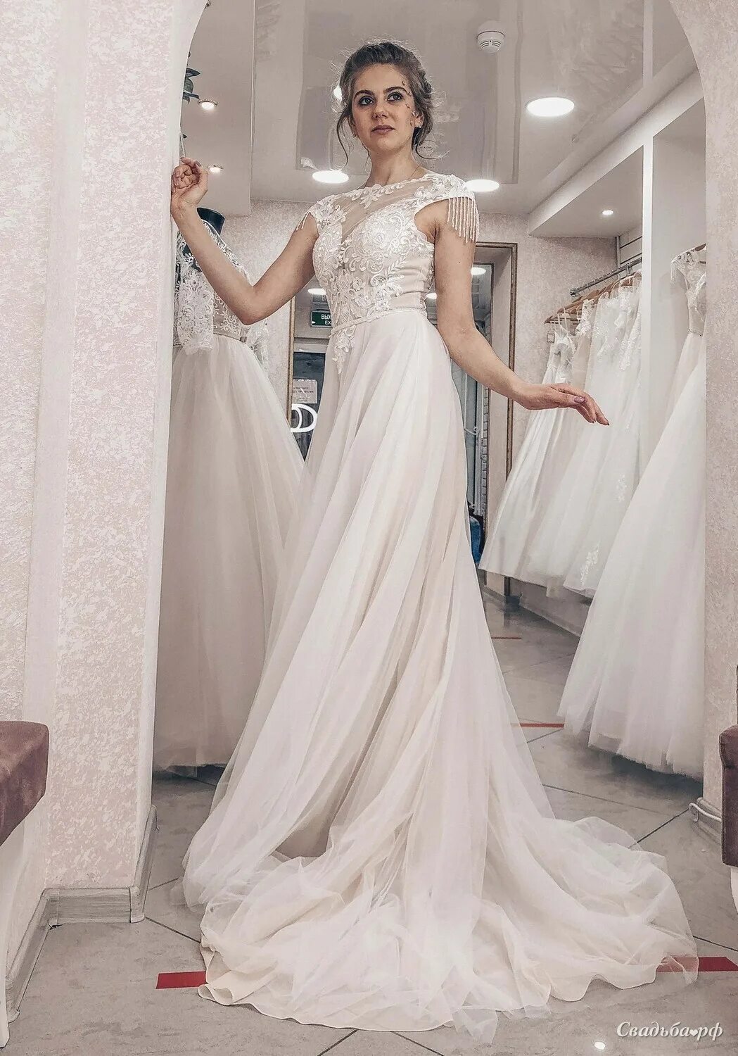 Платья воронеж фото Купить свадебное платье M65801 (цвета: белый, кремовый) - Свадебный салон Marryd