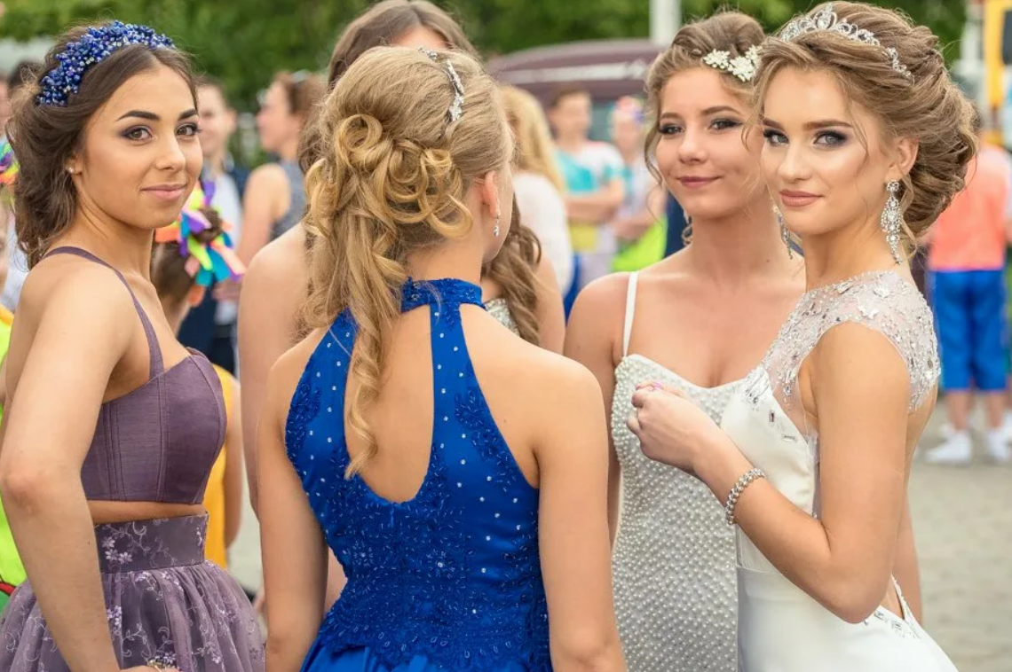 Платья выпускниц фото Платья выпускниц фото: найдено 89 изображений