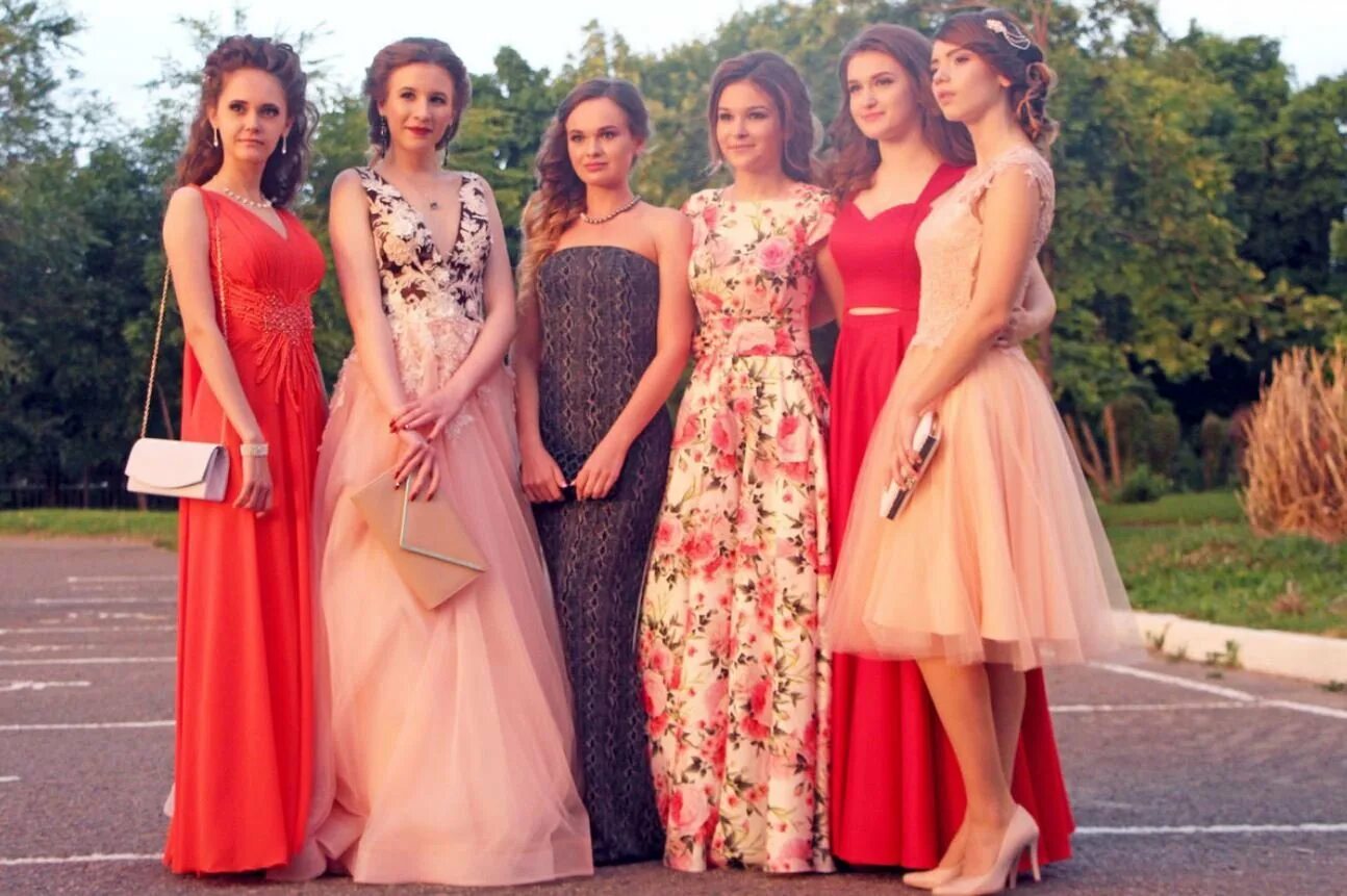 Платья выпускниц фото Платья выпускниц фото: найдено 89 изображений