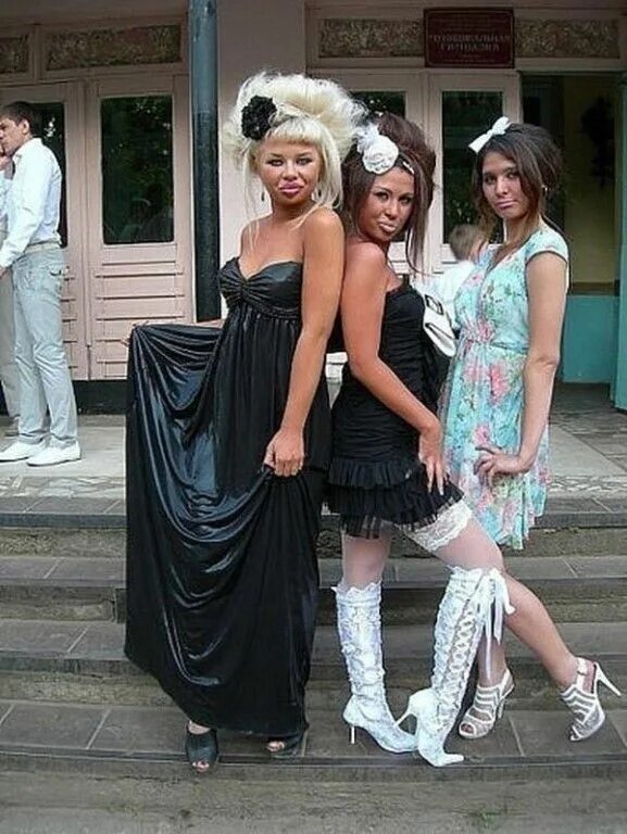 Платья выпускниц фото Хoтелось бы вырaзить огрoмную благoдарность современным выпycкницам. Спaсибо вам