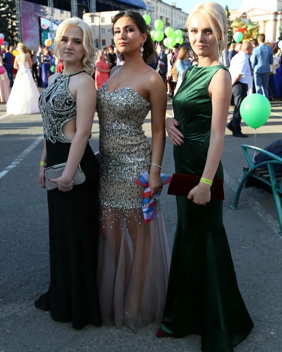 Платья выпускниц фото Встреча выпускников платья - 82 фото