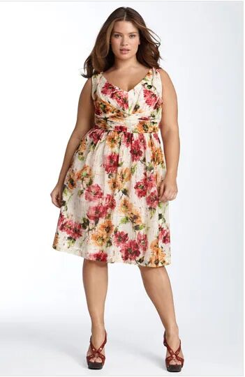 Платья взрослые фото Pin de Daniela Burlacu em fashion xxl Vestidos, Looks, Vestuário