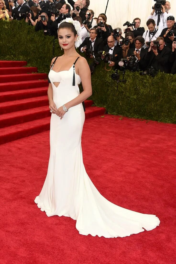 Платья знаменитостей фото Met Gala 2015 Fashion: Live from the Red Carpet Met gala dresses, Met gala looks