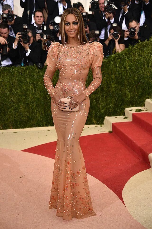 Платья знаменитостей фото Met Gala - 2016 // Beyoncé Met gala dresses, Met gala outfits, Met gala 2016
