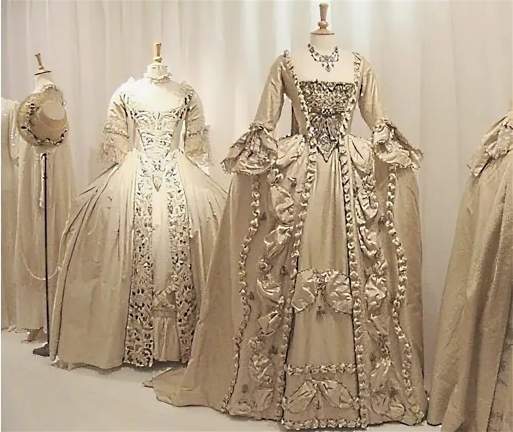 Платьях века фото россия Wedding Dresses Through the Ages - Stay at Home Mum Historical dresses, 18th cen