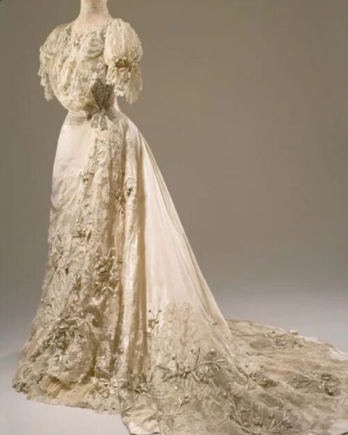 Платьях века фото россия Wedding dress, 1905 From the Hillwood Estate, Museum and Gardens Wedding gowns v