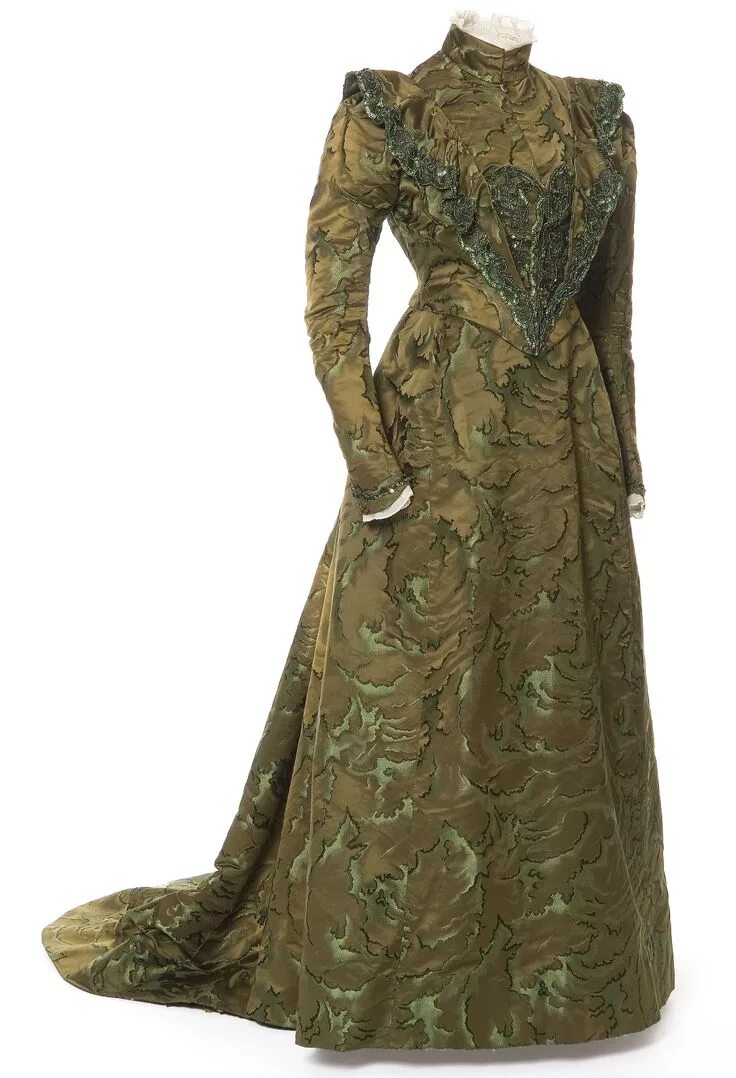 Платьях века фото россия Green dress, silk, beaded bodice, France, 1890's Historical dresses, Edwardian f