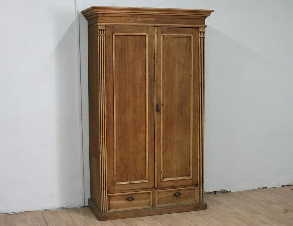 Платяной шкаф фото Контора К - Старинный дубовый платяной шкаф, артикул ШК-3011