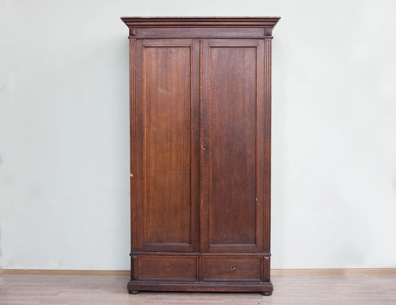 Платяной шкаф фото Контора К - Старинный дубовый платяной шкаф, артикул ШП-11736
