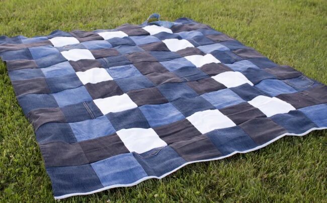 Плед из джинсов фото Что можно сделать из старых джинсов. Фото, выкройки для дома. Поделки из старых 