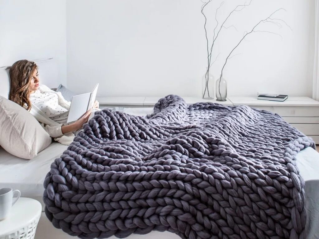 Плед руками фото Виды покрывал на кровать: украшаем интерьер в современном стиле