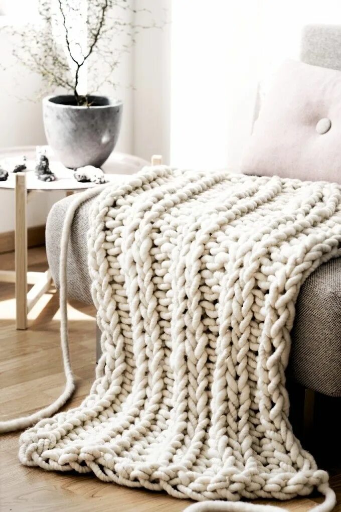 Плед руками фото Cozy Up with the Giant Oversized Chunky Knit Throw Blanket
