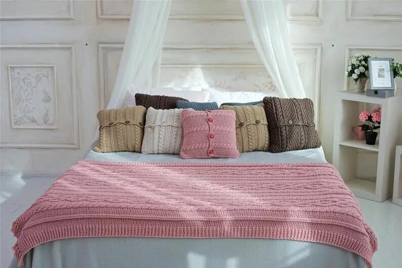 Плед в интерьере фото Manta de punto de cable rosa, manta de lanzamiento tejida a mano, lanzamiento de