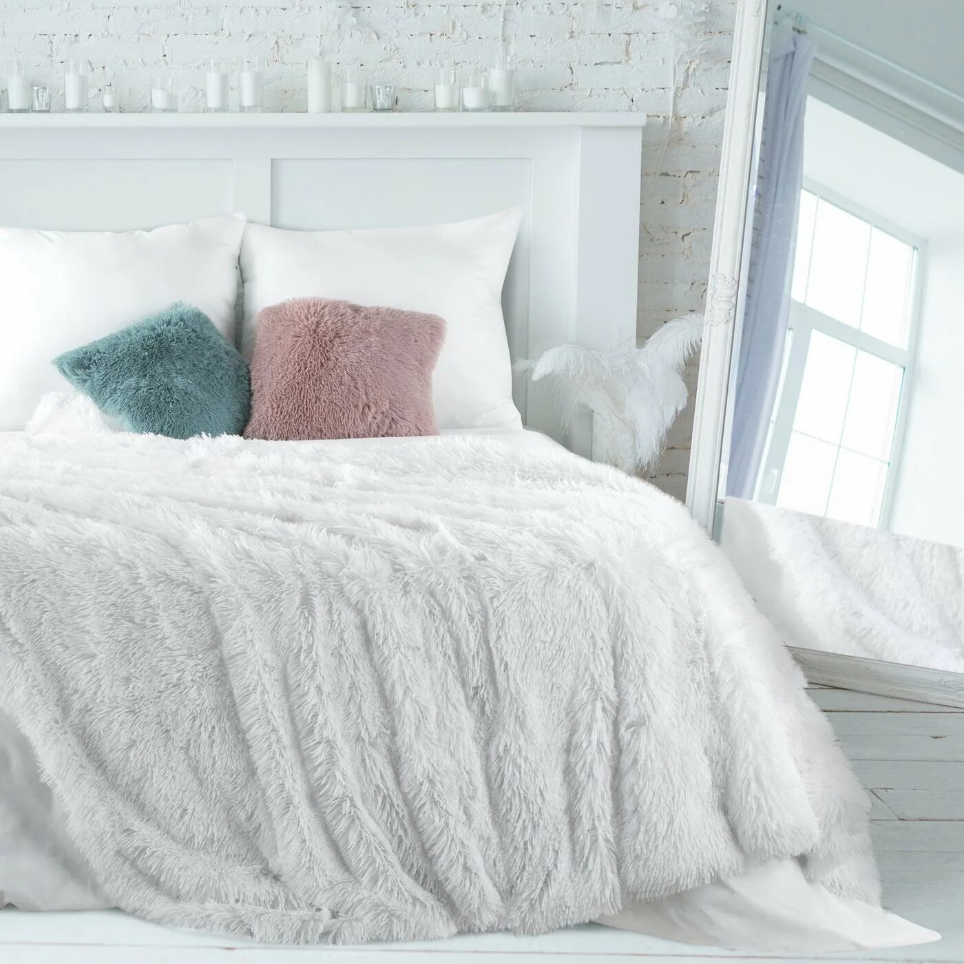 Плед в спальню фото Покрывало пушистое на кровать в спальню (Много фото) - interigo.ru