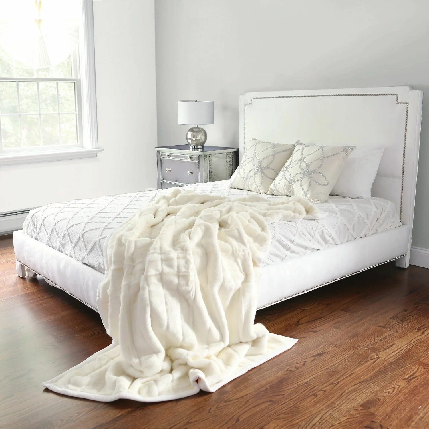 Плед в спальню фото Faux Fur Throw Blanket 58" x 84" - Brown Mink - TR - NewArrivals White throw bla