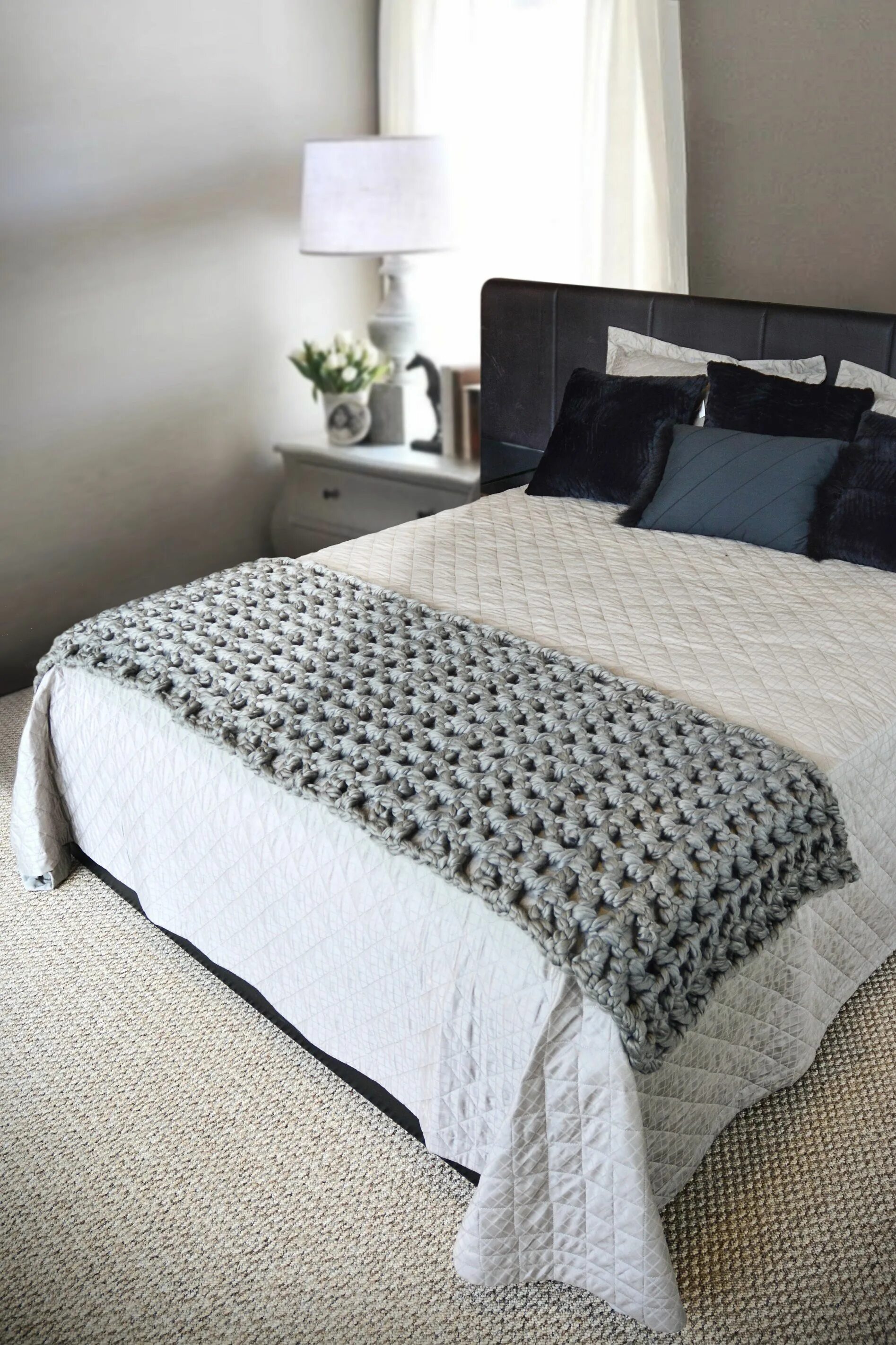 Плед в спальню фото Узкие покрывала - найдено 90 фото