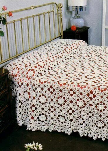 Пледы крючком фото схемы "Irish roses bedspread" with diagram Белые покрывала, Вязание крючком покрывало,