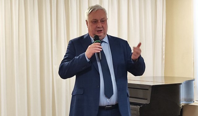 Плеханов дмитрий новоузенск фото Дмитрий Плеханов встретился с жителями микрорайона Текстильный