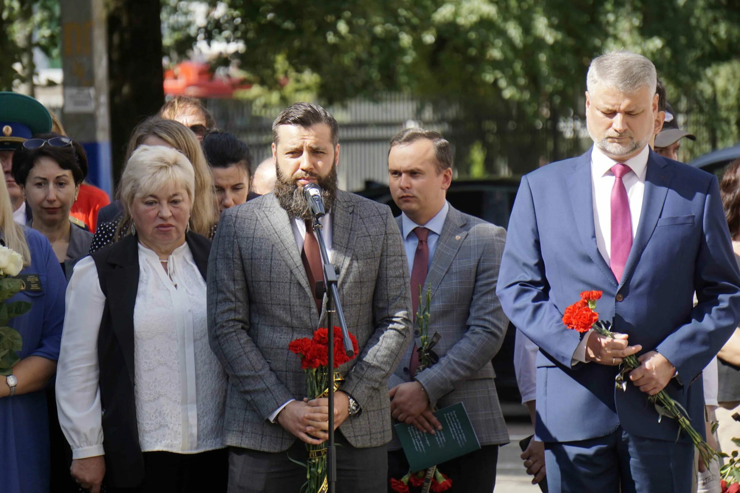 Плеханова брянск фото В Брянском филиале РЭУ открыли памятную доску Вадиму Черкасову - СОВЕТСКАЯ РАЙОН