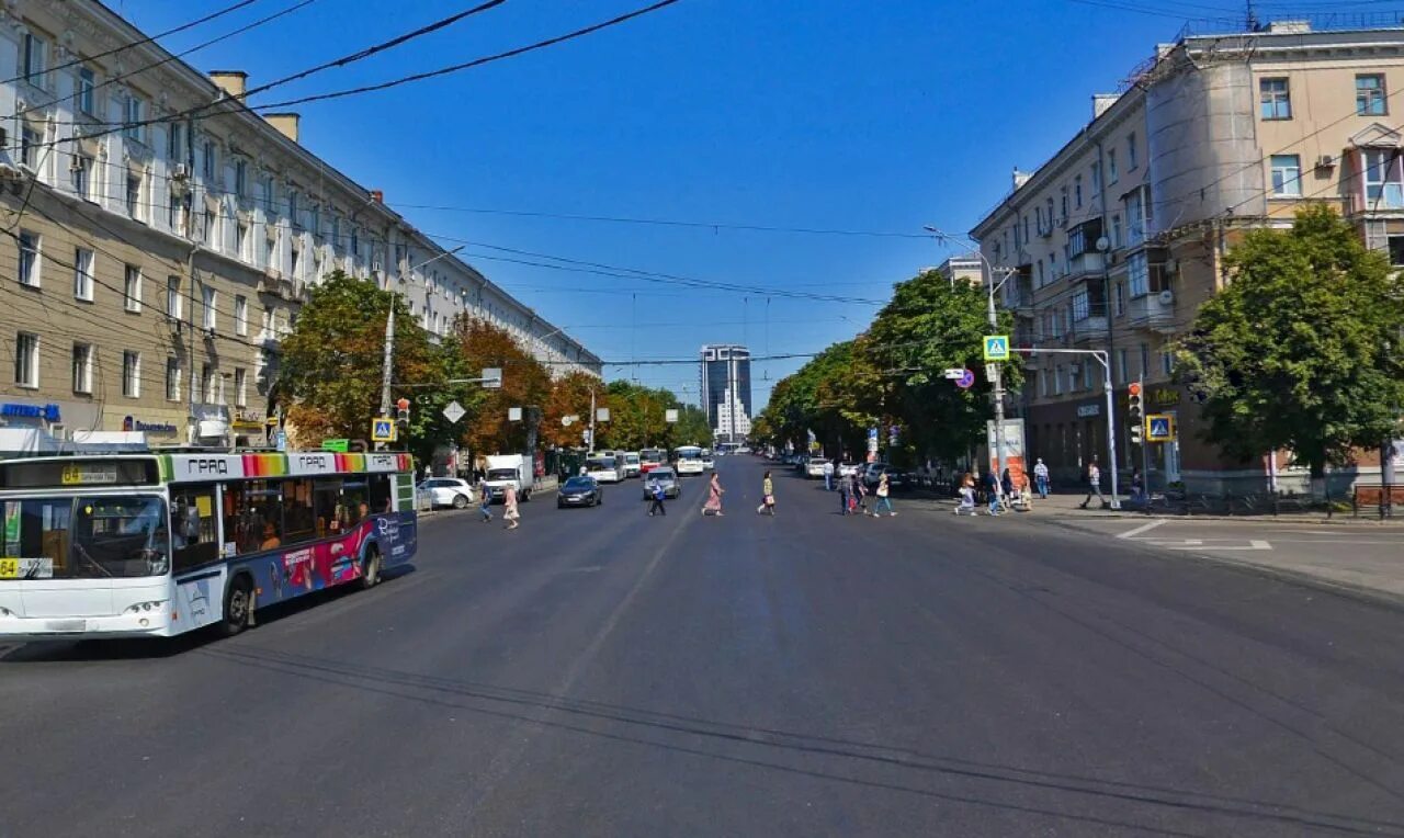 Плехановская 9 воронеж фото На Плехановской начали рисовать новую дорожную разметку