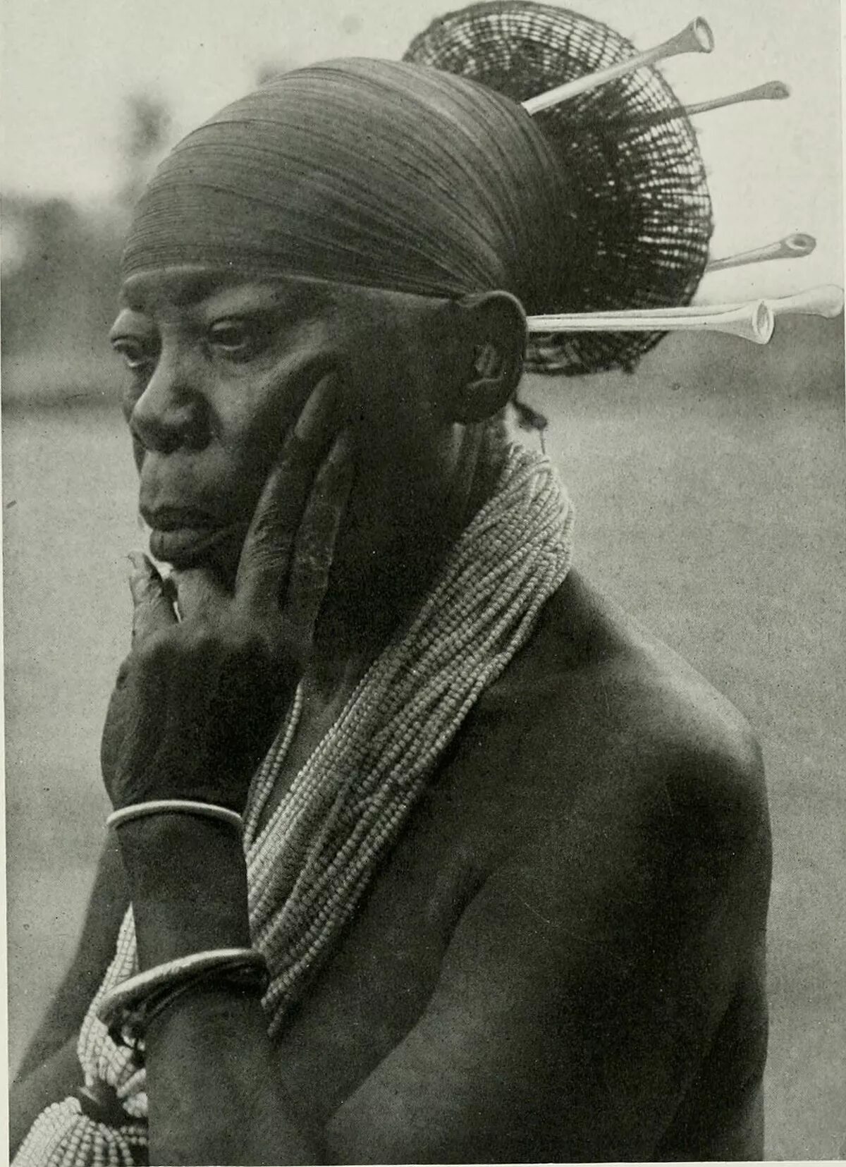 Племя мангбету удлинение черепа фото Mangbetu - Wikipedia, ìwé-ìmọ̀ ọ̀fẹ́