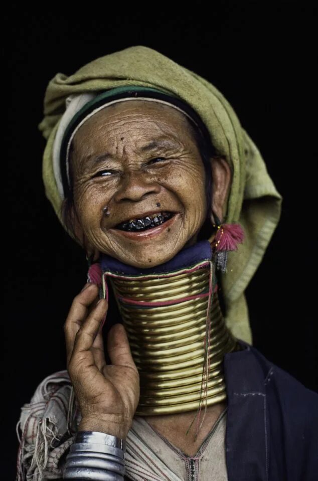 Племя с кольцами на шее фото Steve McCurry's Blog Steve mccurry, Steve mccurry photos, Portrait