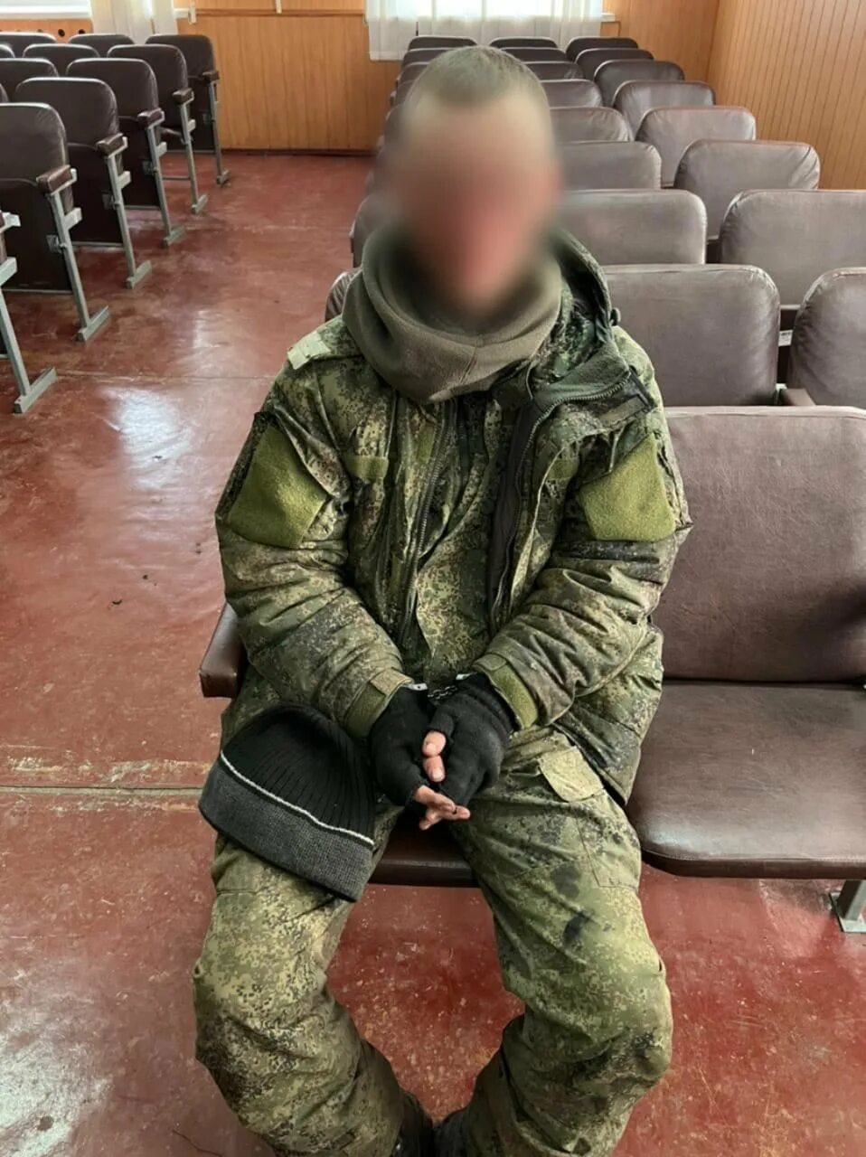 Пленные российские солдаты на украине фото Russian Forces Enter Kharkiv Amid Heavy Fighting As Kyiv Braces For Assault