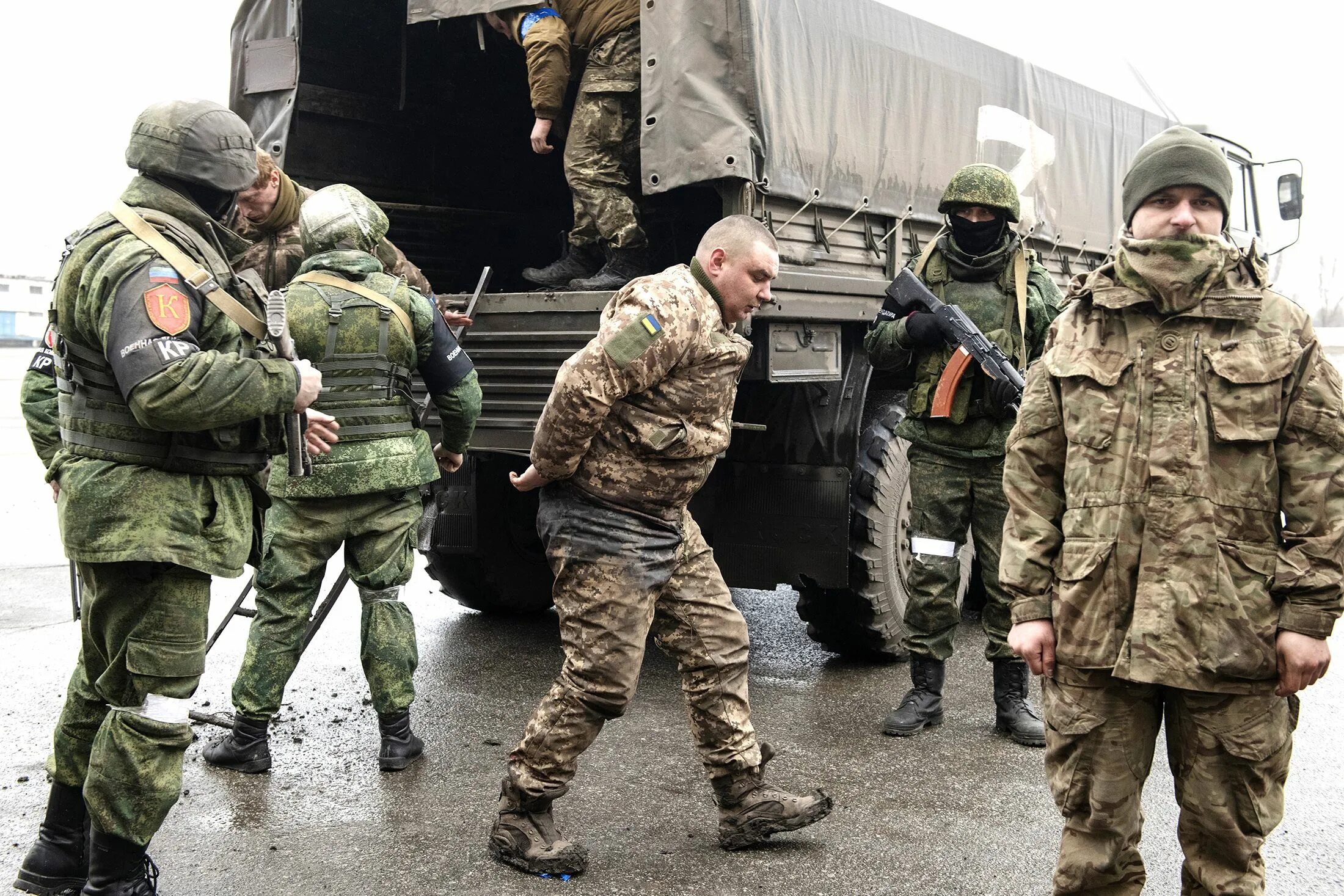 Пленные русские на украине сегодня фото Путин: Специальная операция на Украине идет по плану - Российская газета