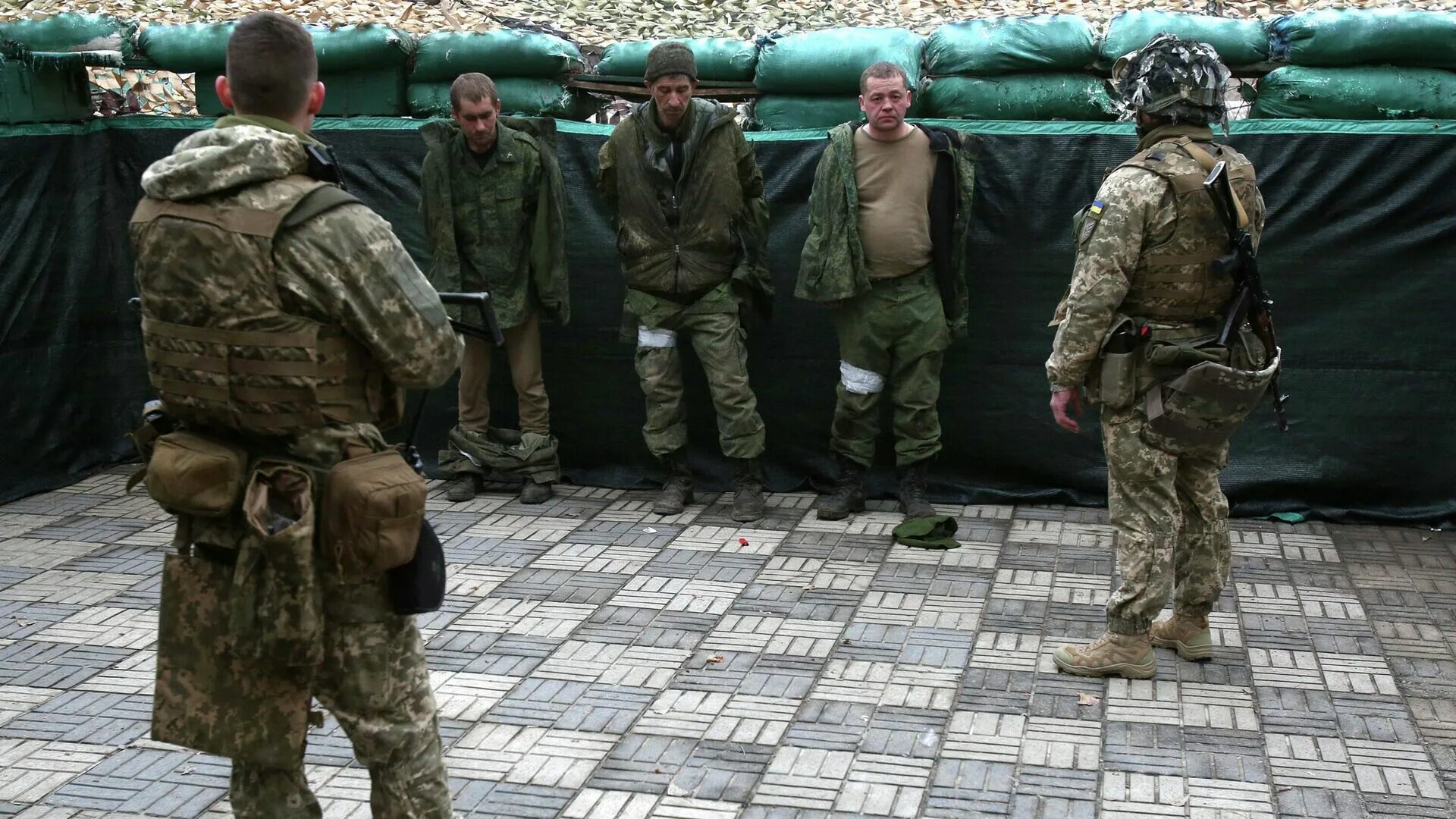 Пленные русские на украине сегодня фото ВСУ пытали 95% военнослужащих ДНР, освобожденных из плена - РИА Новости, 01.07.2
