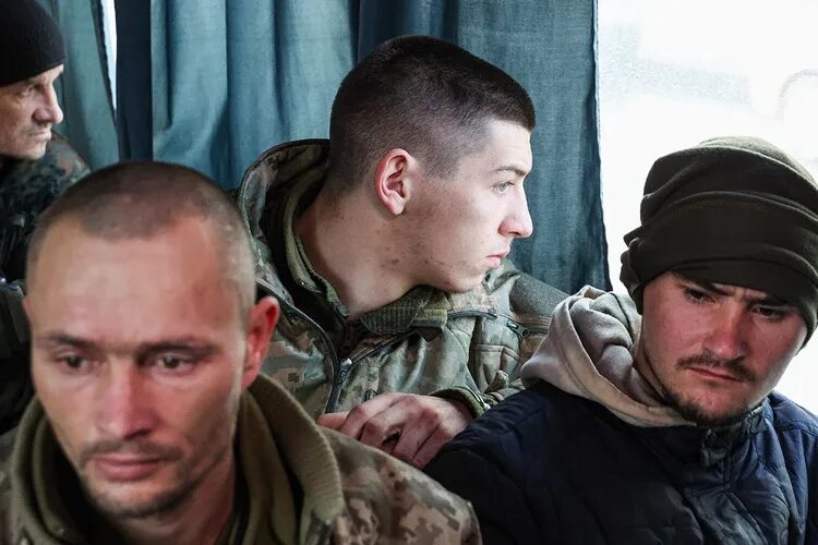 Пленные русские на украине сегодня фото Политика: новости, комментарии, интервью, аналитические материалы - KP.RU