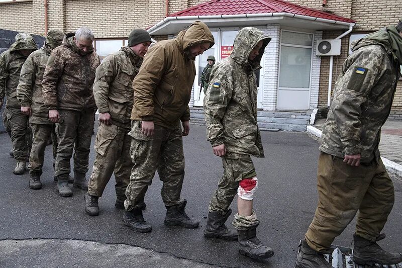 Пленные русские на украине сегодня фото Путин: Число сдающихся в плен солдат ВСУ резко увеличилось :: Новости :: ТВ Цент