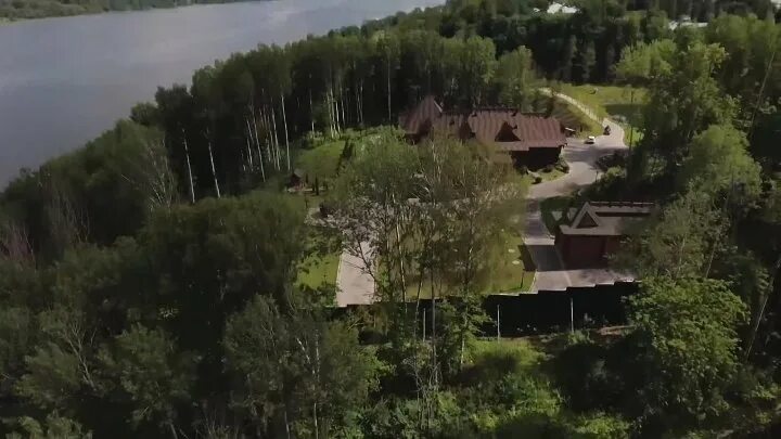 Плес медведев дача фото Смотрите видео "Дача Медведева в Плёсе (по версии ФБК)" в ОК. Плеер Видео