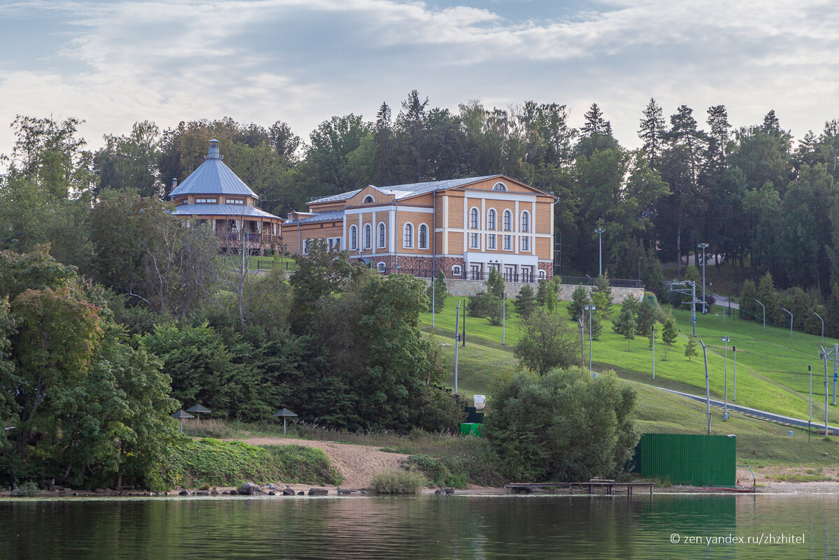 Плес медведев дача фото Плёс. Экскурсия к даче Медведева и закат на Волге ЖЖитель: путешествия и авиация