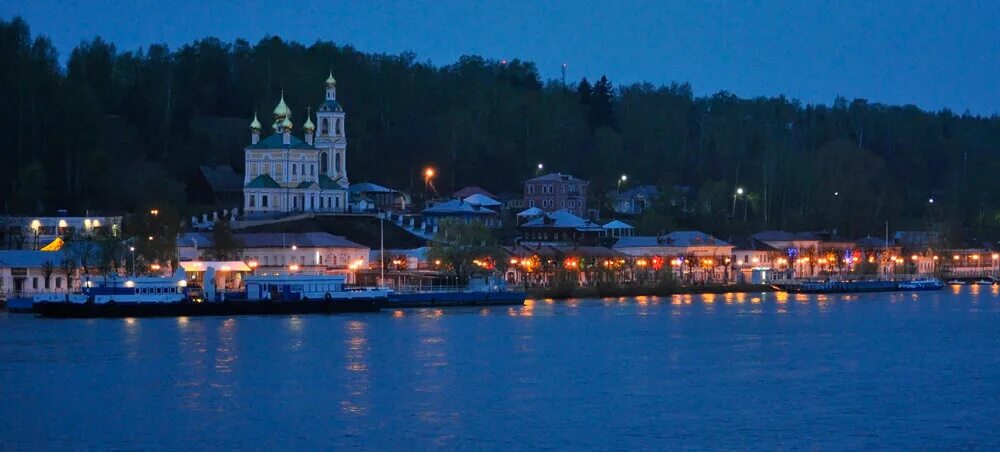 Плес набережная фото Фотографии великолепных пейзажей уникального города на Волге - Плёса Уголок для 