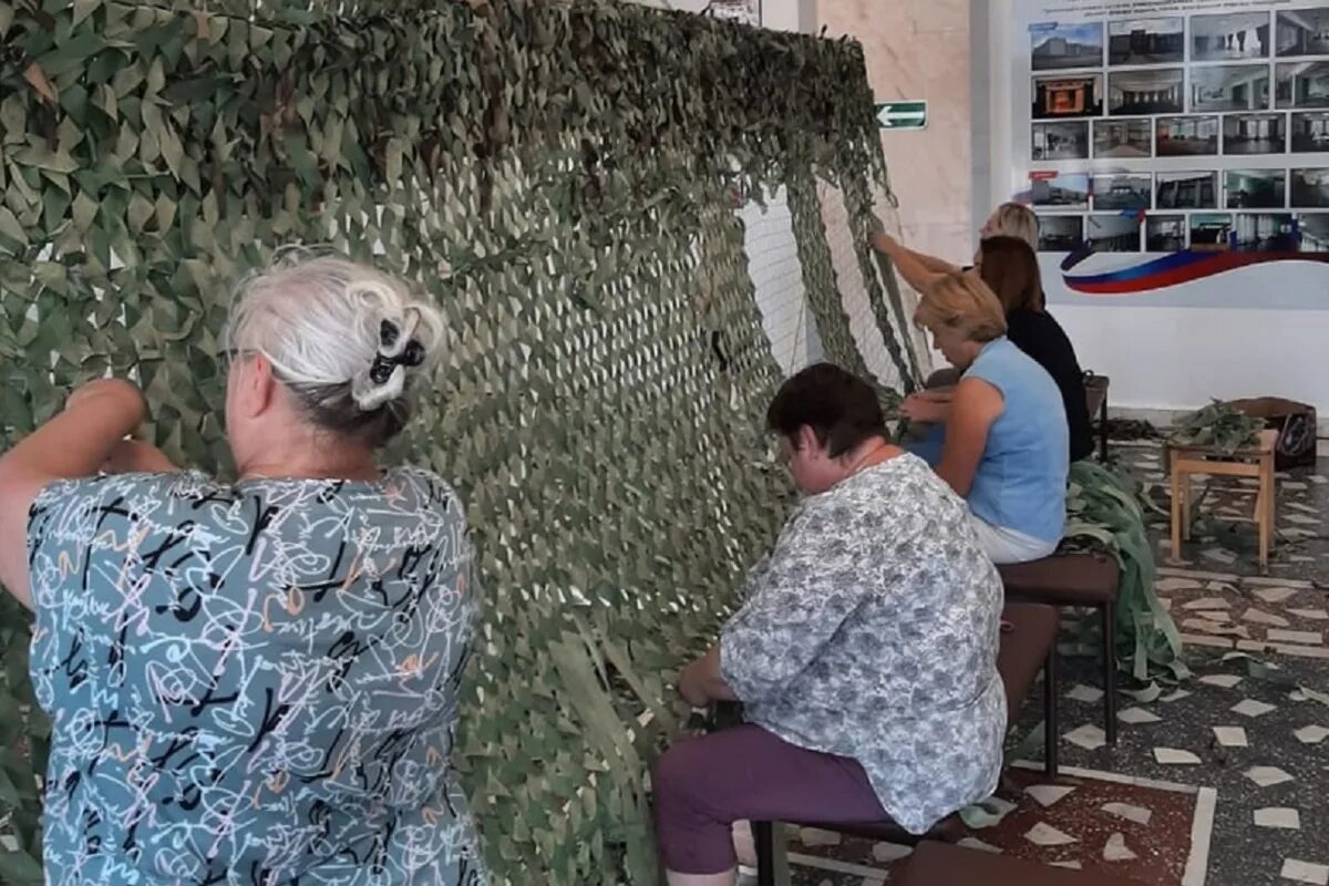 Плести маскировочные сети схемы В Сеченове плетут маскировочные сети для бойцов СВО 29 августа 2023 года Нижегор