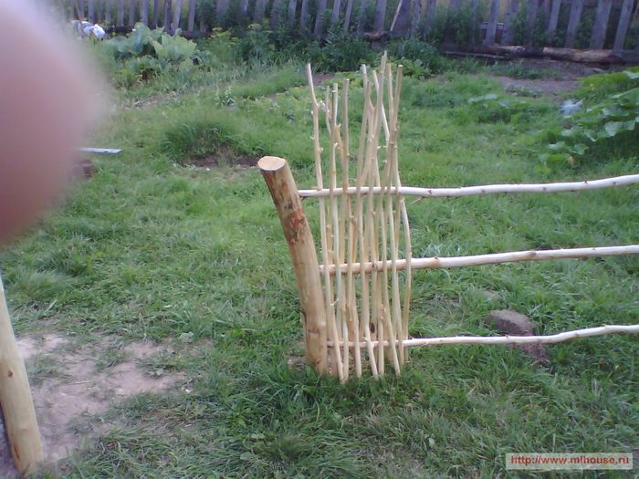 Плетень своими руками для дачи из веток Делаем плетень на даче (подробная инструкция) Идеи для забора, Оформление двора,
