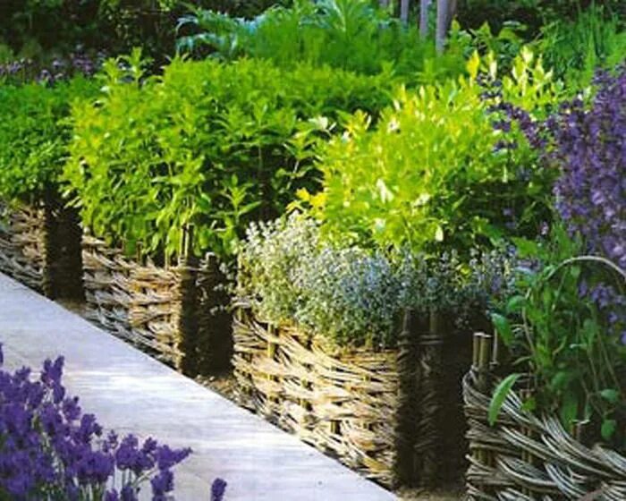 Плетень своими руками для декора Похожее изображение British garden, Garden, Garden tours