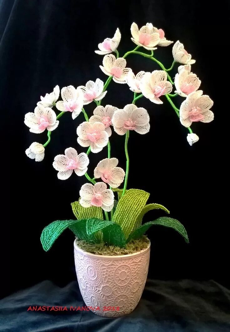 Плетение из бисера орхидеи фото Pin on бисер. орхидеи Seed bead flowers, French beaded flowers, Beaded flowers