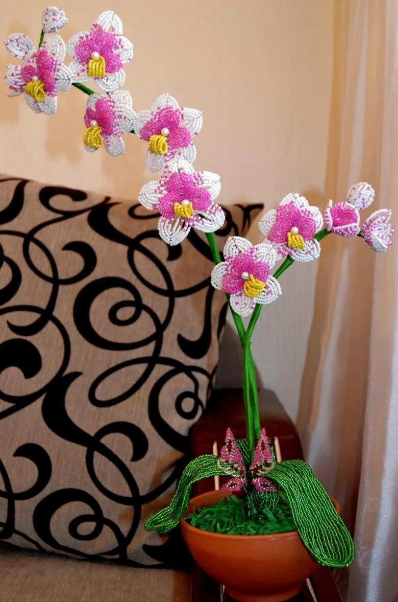 Плетение из бисера орхидеи фото Орхидея из бисера своими руками (135 фото): мастер-класс с пошаговыми схемами пл