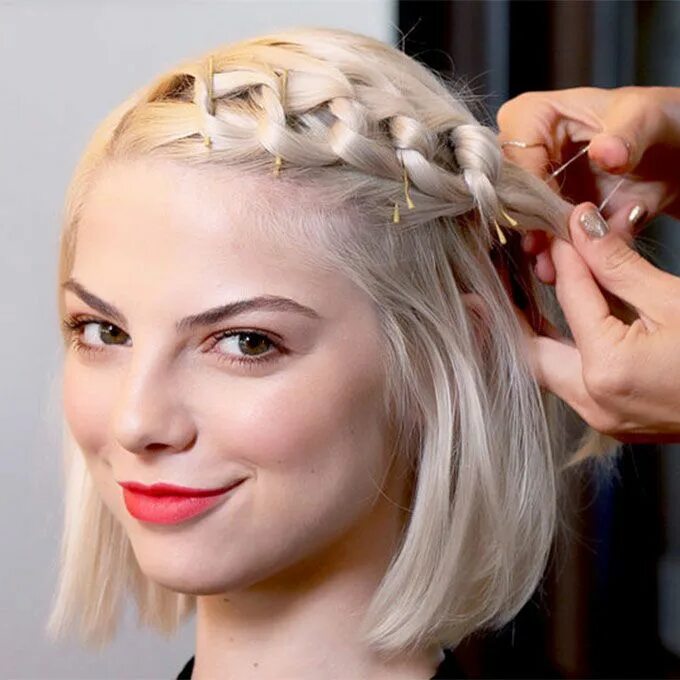Плетение коротких волос фото Makeup & Hair Short wedding hair, Braided hairstyles for wedding, Cool braid hai