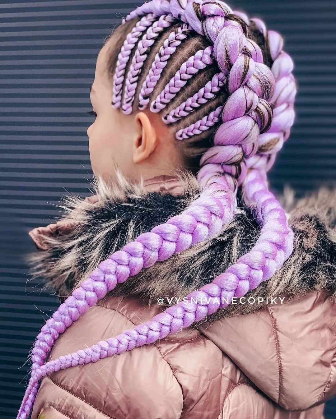 Плетение кос с канекалоном фото прически Pin by Ivonne on trenzas pegadas a la cabeza Hair twist styles, Braiding hair co