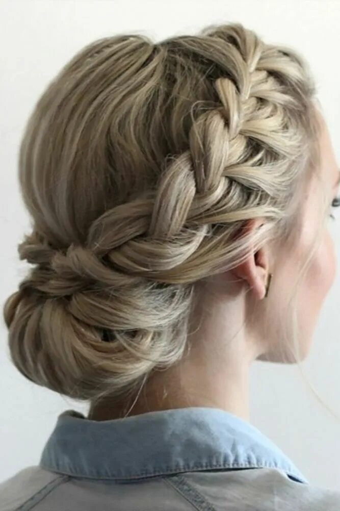 Плетение на средние фото Overwhelming Boho Wedding Hairstyles ❤ See more: #weddings Braided prom hair, Lo